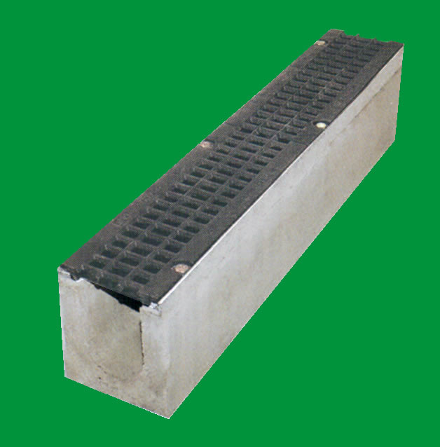 Лоток водоотводный бетонный BetoMAX ЛВ-110.190.180-Б с решеткой чугунной ячеистой класс нагрузки Е