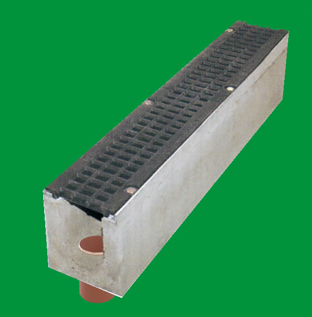 Лоток водоотводный бетонный BetoMAX ЛВ-110.190.230-БВ с решеткой чугунной ячеистой класс нагрузки Е с вертикальным водоотводом
